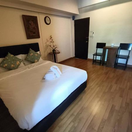 Soft Night Barzaar Vandrehjem Chiang Mai Eksteriør billede