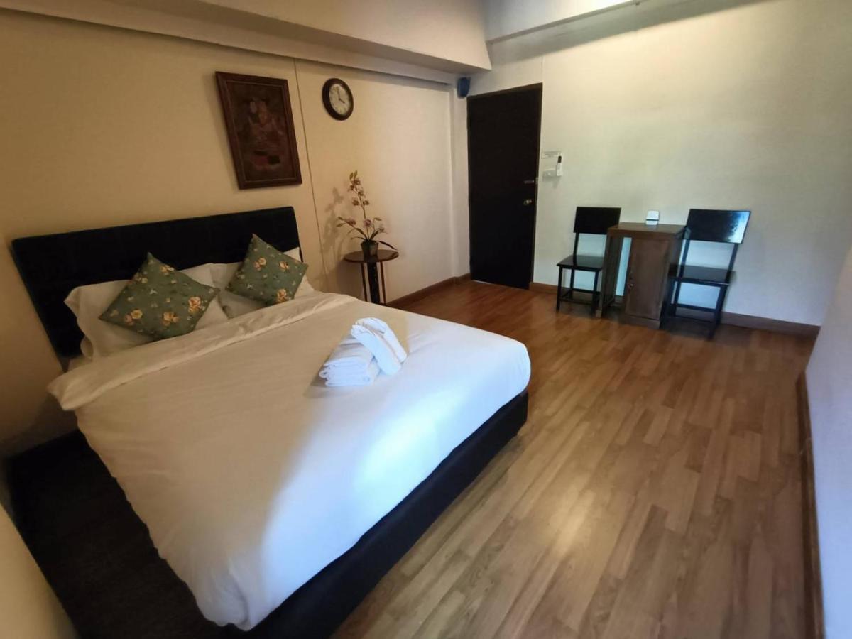 Soft Night Barzaar Vandrehjem Chiang Mai Eksteriør billede