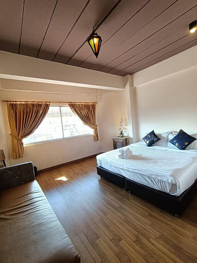 Soft Night Barzaar Vandrehjem Chiang Mai Eksteriør billede