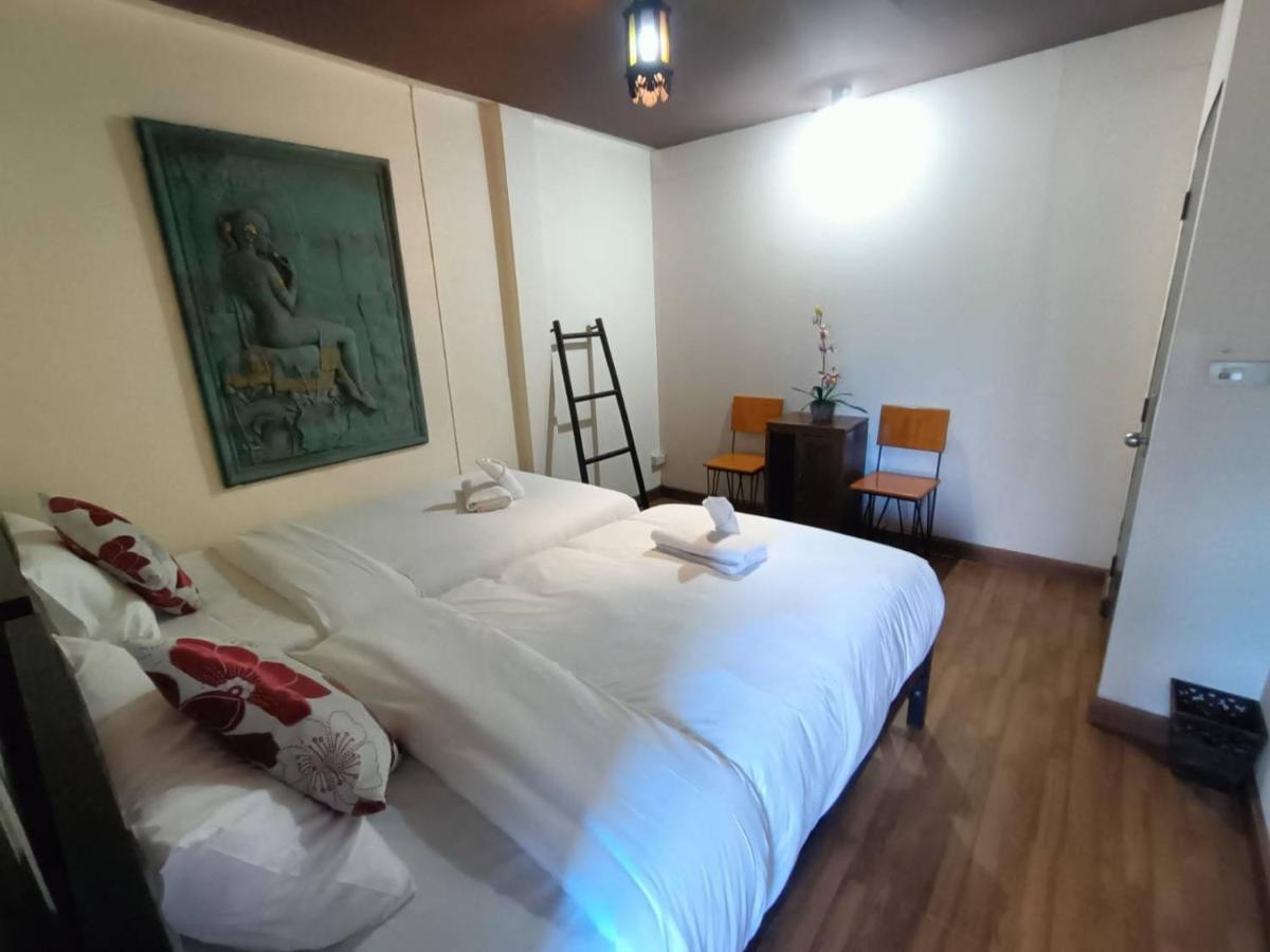 Soft Night Barzaar Vandrehjem Chiang Mai Eksteriør billede