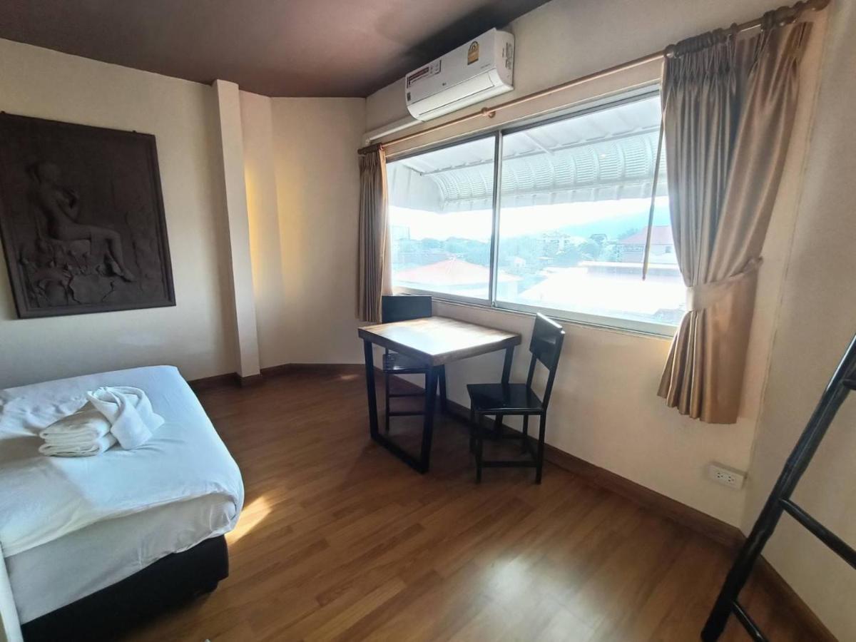 Soft Night Barzaar Vandrehjem Chiang Mai Eksteriør billede